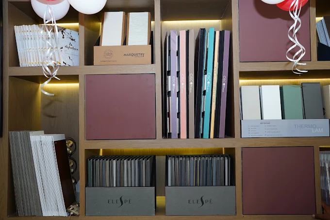 Laminate and veneer sample catalogues